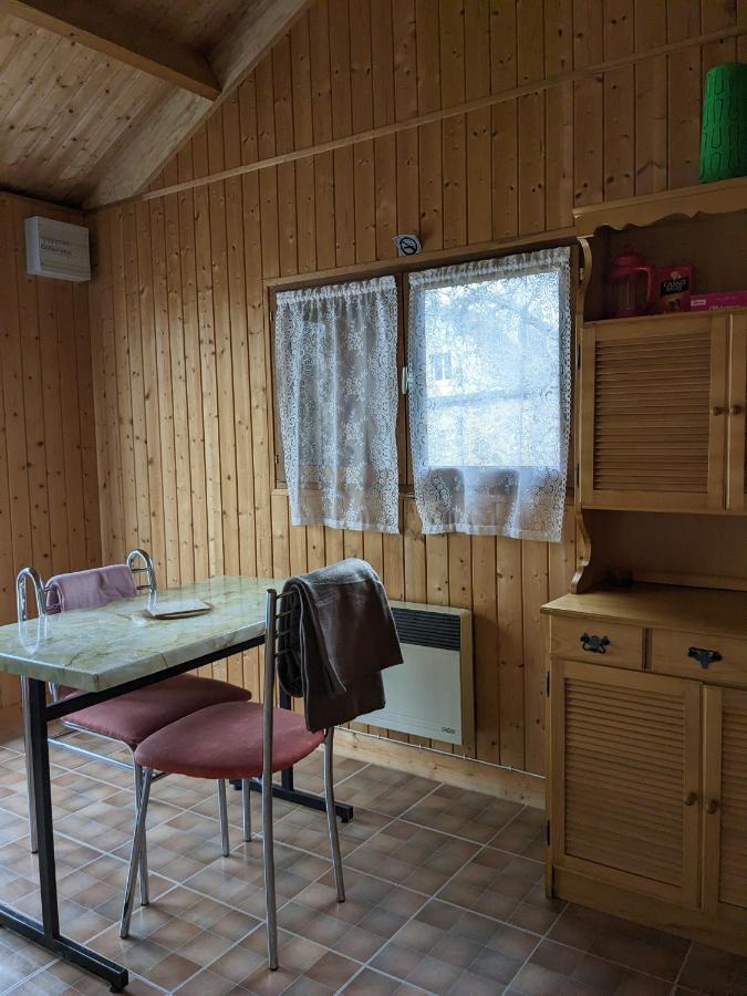 Au Petit Chalet D'Illiers Combray - Salle D'Eau Uniquement Eksteriør billede