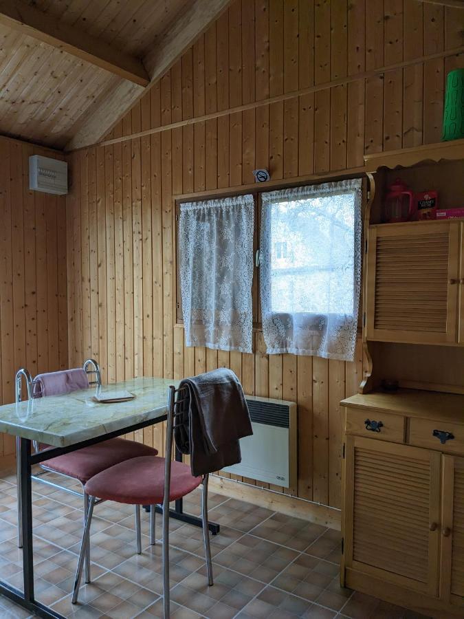 Au Petit Chalet D'Illiers Combray - Salle D'Eau Uniquement Eksteriør billede